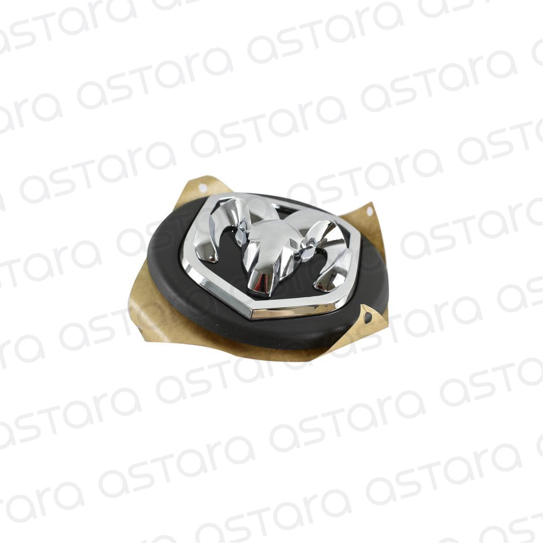 EMBLEMA DELANTERO RAM image number null